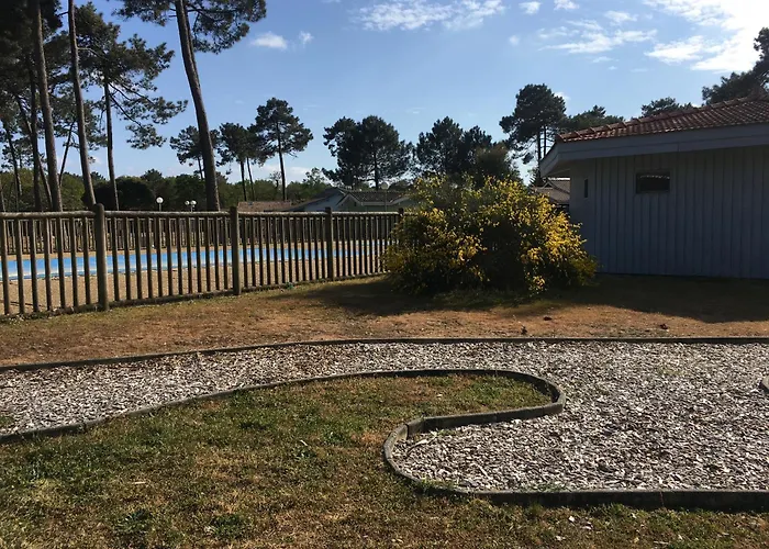 Chalet Petit Bord De *